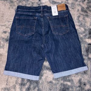 NWT Denizen from Levi's Mid-Rise Bermuda Shorts - Size 8 / W29 - Dark Wash